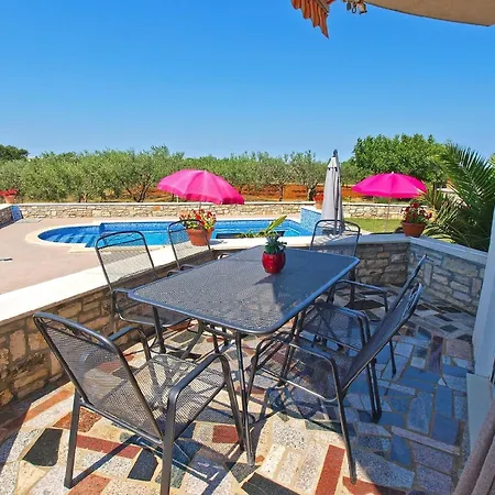 Fuer 8 Personen Ca 120 Qm In Galizana, Istrien Istrische Riviera Apartment