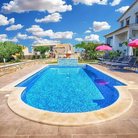 Apartment Fuer 8 Personen Ca 120 Qm In Galizana, Istrien Istrische Riviera *