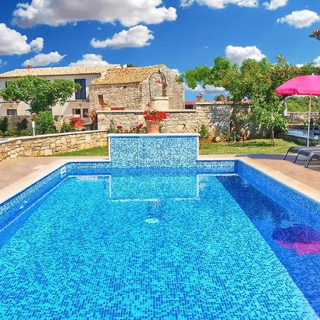 Fuer 8 Personen Ca 120 Qm In Galizana, Istrien Istrische Riviera Apartment *