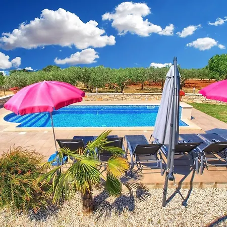 Fuer 8 Personen Ca 120 Qm In Galizana, Istrien Istrische Riviera Apartment *